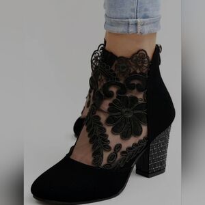 WESTBROWS Elegant Black Lace Orthopedic Heels